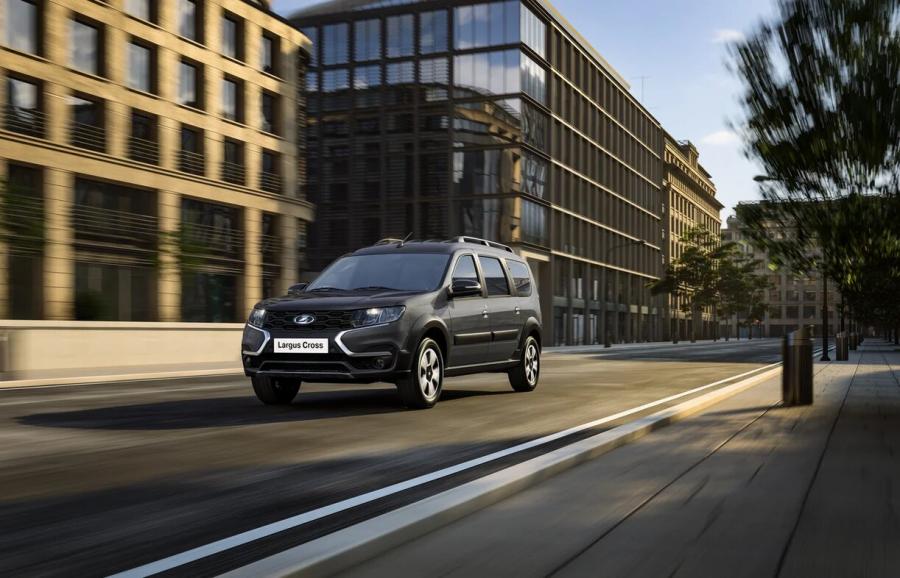  Lada Largus Cross 2021 года  (RU) (фото 2 из 17)